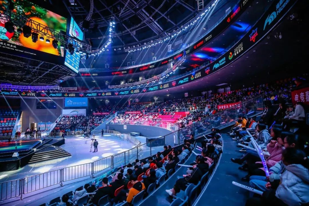 40岁仍不断挑战极限 C罗生日快乐！