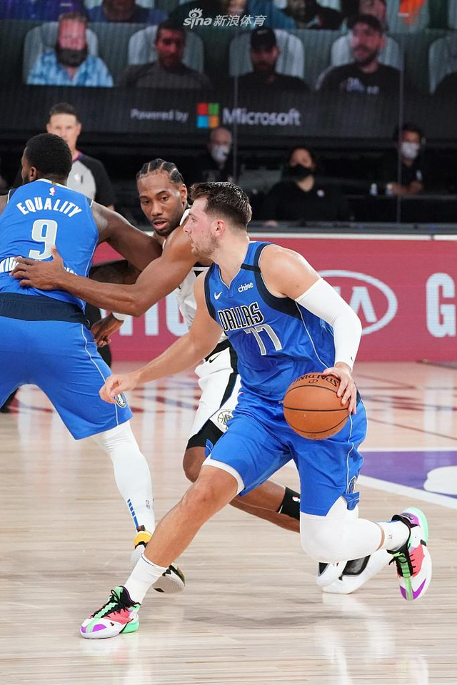 40岁仍不断挑战极限 C罗生日快乐！